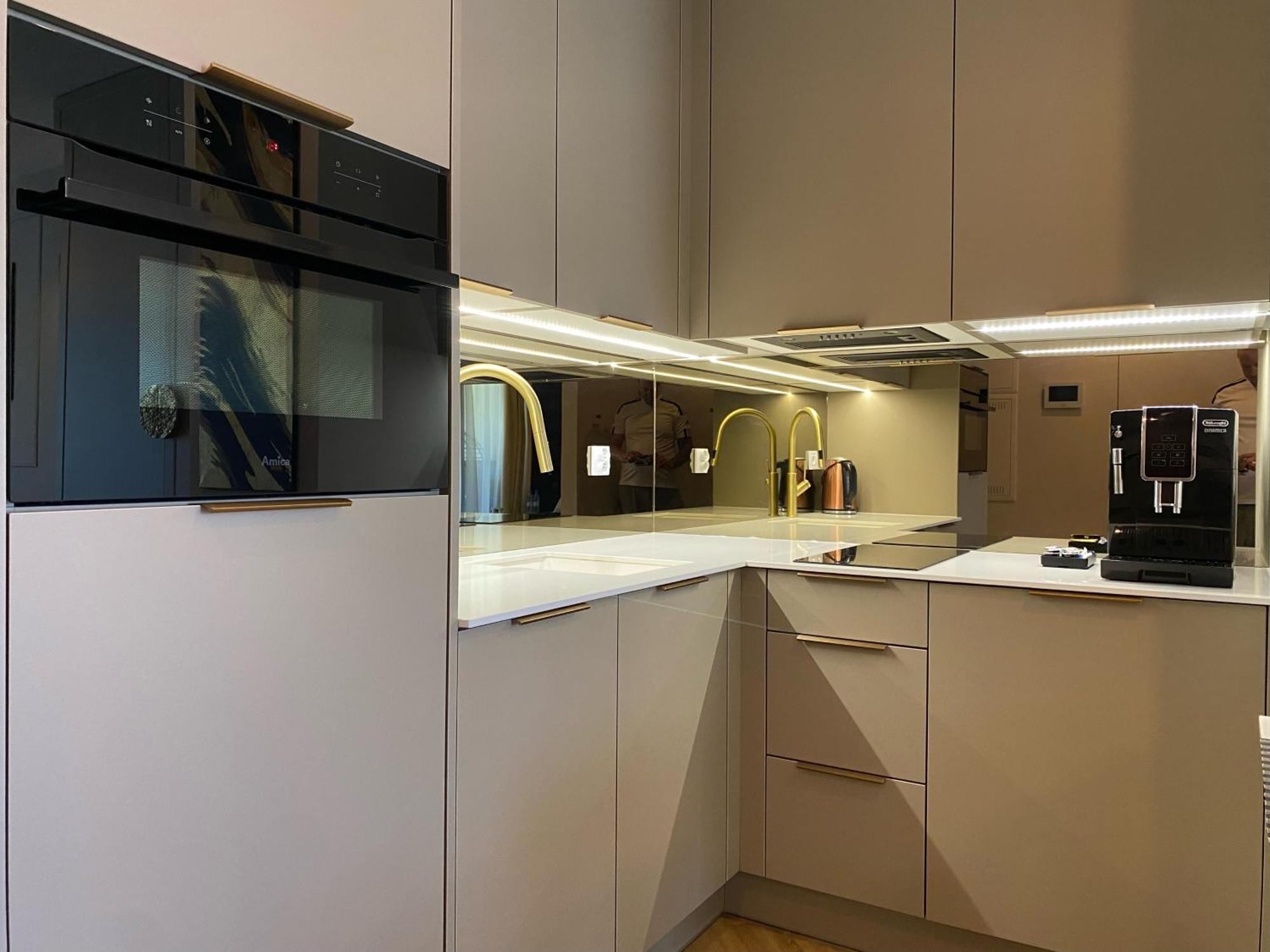 Lux Stays By Torres At K39 Cracovie Extérieur photo